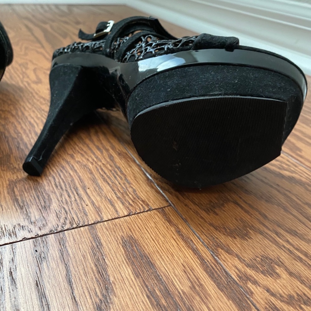Shoes - Picture 5 of 5